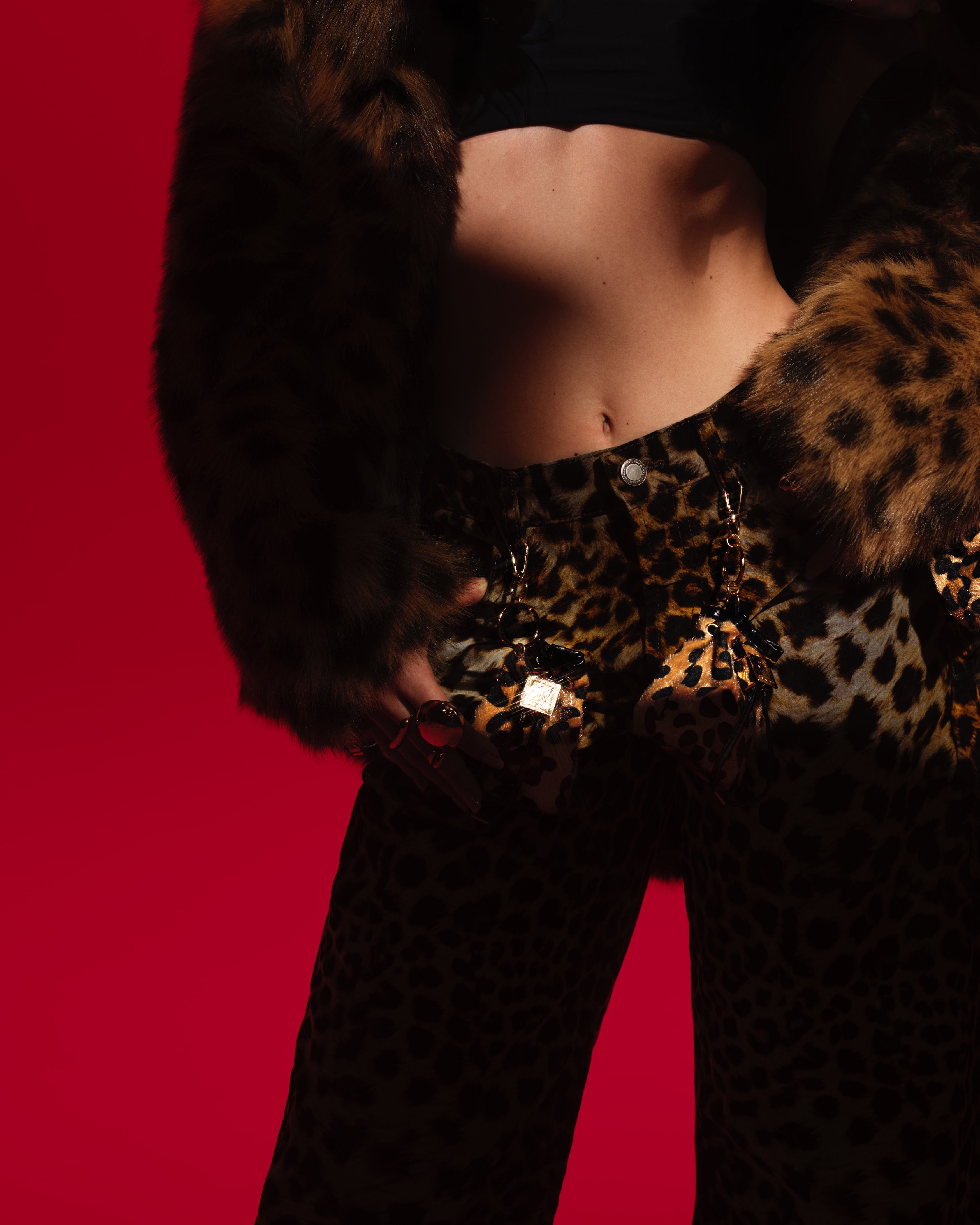 JN Leo Fluffy Keycharm & Bag