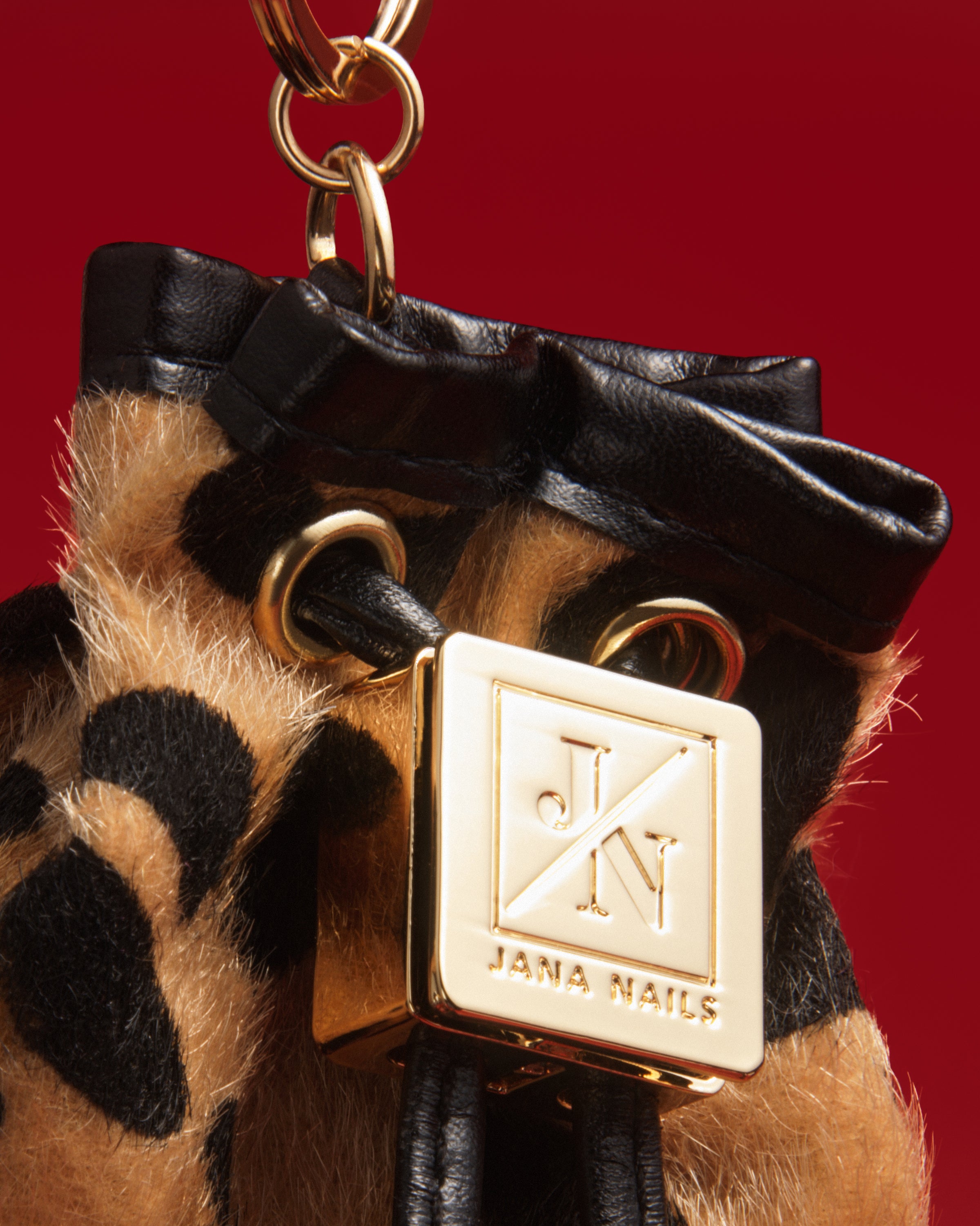 JN Leo Fluffy Keycharm & Bag